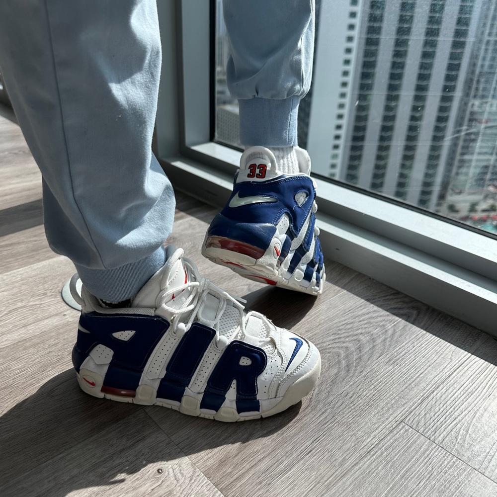 Nike Air More Uptempo GS 'Knicks' Sneakers In White Royal Blue Youth US 4.5